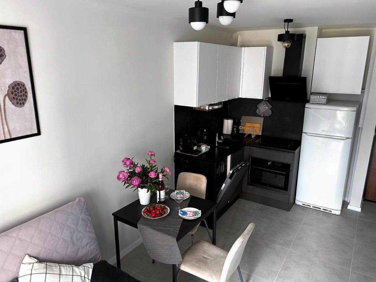 Sky Apartment Comfy Suite Pereca Varsóvia Exterior foto